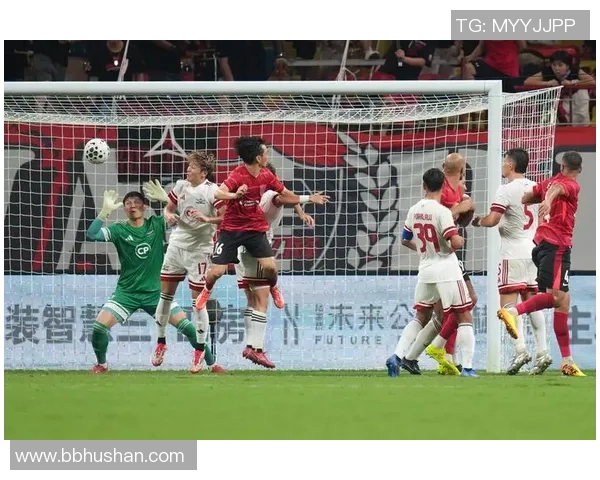 赛后分析:成都足球队与深圳足球队的战术配合与表现评估 赛后分析:成都足球队与深圳足球队的战术配合与表现评估